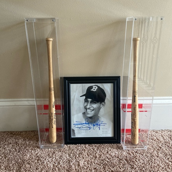 Baseball Bat Display Case Set with Autographed Photo
